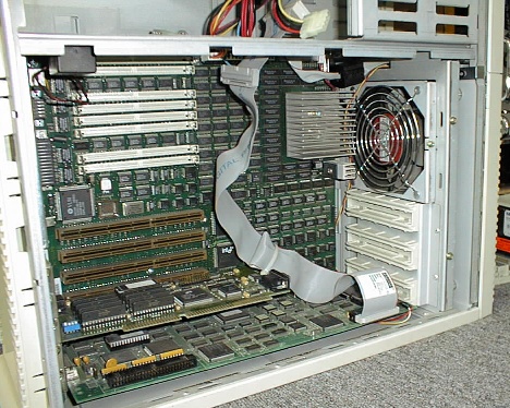 Photo of innards of DECpc AXP/150